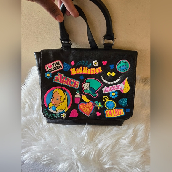 Disney Original Alice In Wonderland Collectable Handbag Off with their Head - Picture 3 of 14
